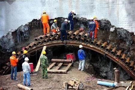 江宁隧道钢花管支护案例